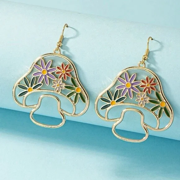🍄 Mushroom Earrings 🍄 - Picture 3 of 5